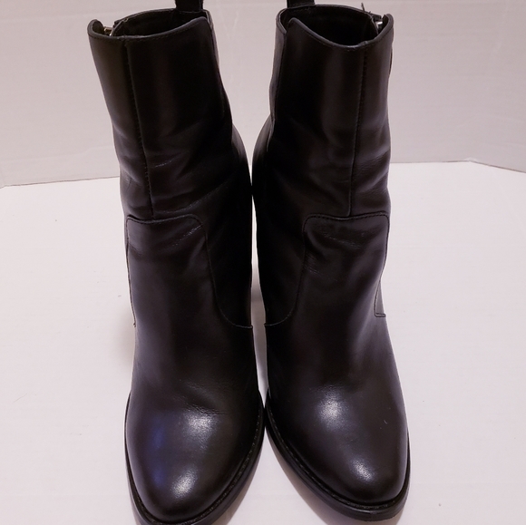 Steve Madden Shoes - Steve Madden Women 9M Black Ankle Boots Roooler Leather Side Zip High Block Heel